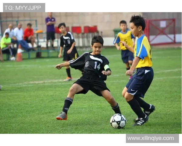 以足球星表盘为核心探索运动与时尚结合的新潮流魅力