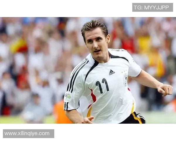 足球场上的风云人物:最具个性与魅力的骚气球星盘点 足球场上的风云人物:最具个性与魅力的骚气球星盘点